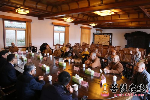 佛教-舟山市委统战部忻海平部长一行慰问普陀山佛协