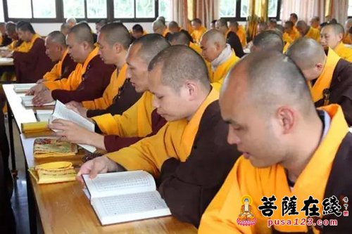 佛教-福建佛学院男众部举行为期三天诵经活动