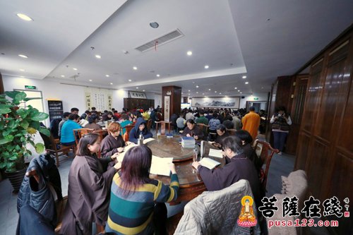 地藏菩萨本愿经-佛陀出家日 一千多人在鸿山寺诵《地藏经》