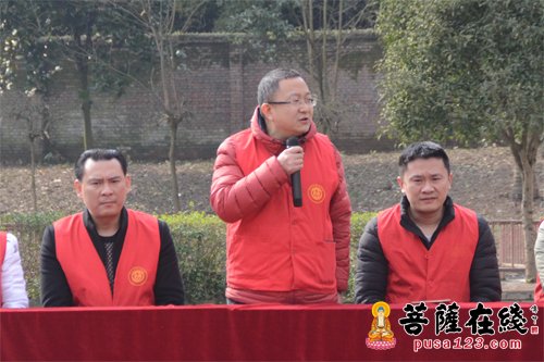 华岩-华岩文教基金会爱心助学 爱心人士现场捐赠两万元
