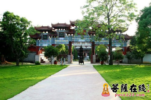 岳阳-岳阳市南湖新区李运帷书记调研圣安寺 怀梵法师热情接待