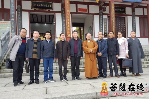 岳阳-岳阳市南湖新区李运帷书记调研圣安寺 怀梵法师热情接待