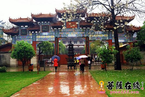 消防设施-岳阳市副市长邱虹一行调研圣安寺 强调加强消防设施布置