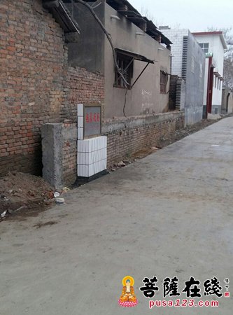 白兔-将爱心进行到底 许昌白兔寺住持延极法师捐资修路助学