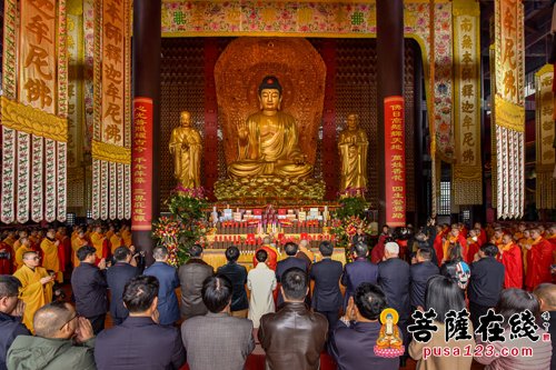 峨眉山-峨眉山各寺院举行佛事活动 欣迎普贤圣诞 祈祷国泰民安
