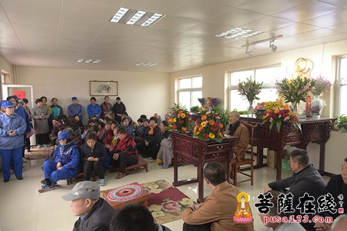 佛教-明海大和尚率众挥锹培土 植下一颗颗吉祥树