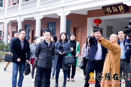 佛教-泉州市委常委林万明一行调研雪峰寺 法度法师热情接待