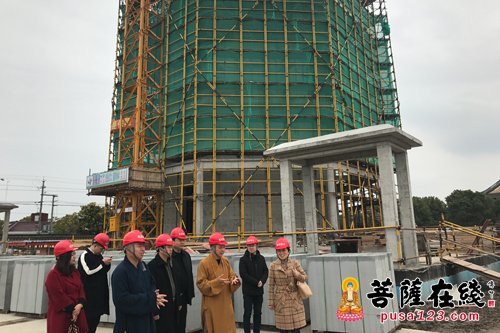 佛教-兴化市委常委李蓓参访上海洪福寺 希望双方常来常往