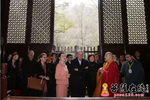 佛教-前国际奥委会主席一行访问杭州灵隐寺 促进佛教与体育的交流