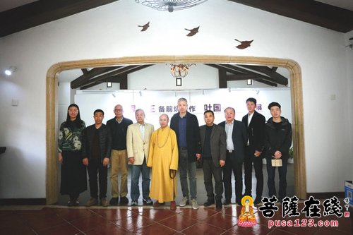 佛教-为推动佛教与陶瓷的融合 悟端大和尚赴佘山参观“备前烧陶艺展”