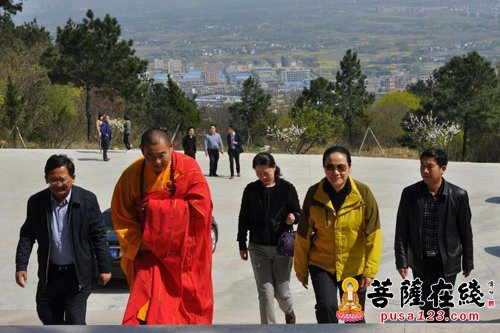 佛教-全国政协常委赵雯视察桐城投子寺佛教文化发展