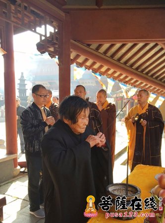 报国寺-上海报国寺举行清明祭祖法会 祈愿长老乘愿再来
