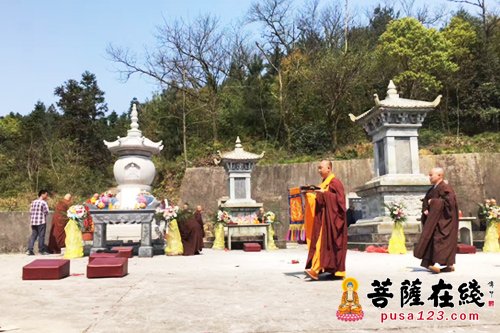 上饶-江西上饶博山能仁禅寺清明扫塔 深切缅怀觉海大和尚