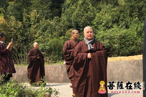 上饶-江西上饶博山能仁禅寺清明扫塔 深切缅怀觉海大和尚