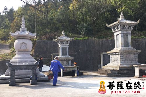 上饶-江西上饶博山能仁禅寺清明扫塔 深切缅怀觉海大和尚
