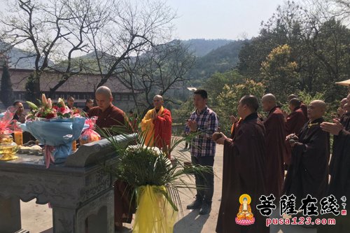 上饶-江西上饶博山能仁禅寺清明扫塔 深切缅怀觉海大和尚