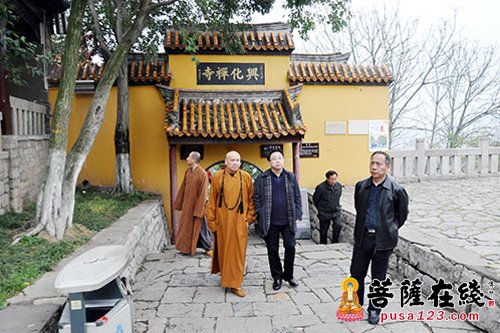 佛教-徐州市王晓松局长调研兴化禅寺 就文物保护 对外交流提出意见