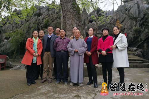 沉香-湖南省民宗委副主任曹承明一行莅临沉香寺 叮嘱安全第一