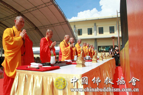 佛教-这座吉祥金观音像延续了中泰两国佛教千年交流历史