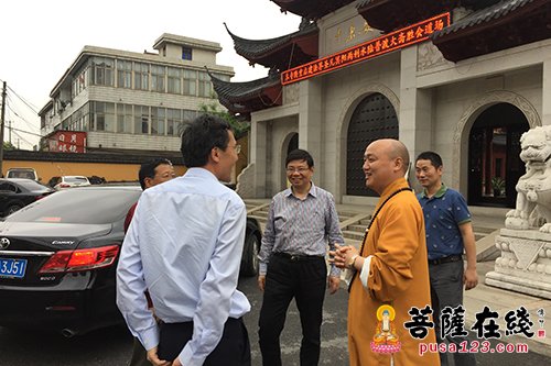 柯桥区人大副主任蔡金标一行赴安康寺视察
