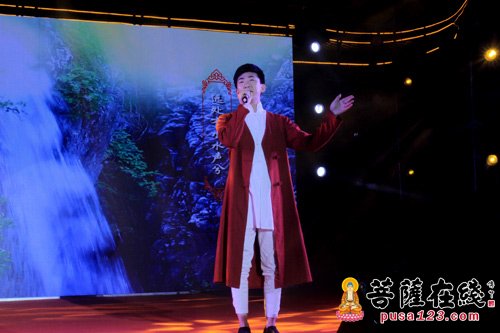 佛教-鹰潭月岩禅寺：一场洗涤心灵的佛教梵呗晚会