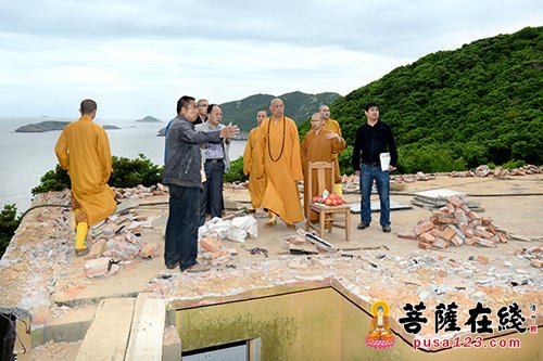 佛教-道慈大和尚一行视察洛迦山 要求加强寺院道风建设