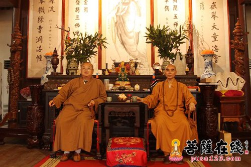 佛教-湖北省佛教协会组成的考察团赴天童禅寺参观考察