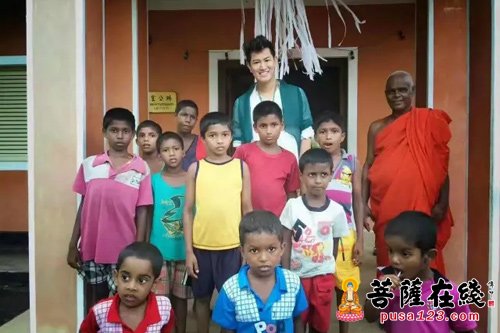 孤儿院-爱心无国界--桑吉平措在斯里兰卡探访孤儿院