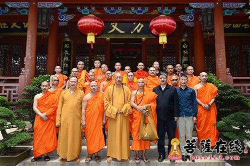 佛教-南传佛教代表团参访普陀山 王健司长、道慈法师亲切会见