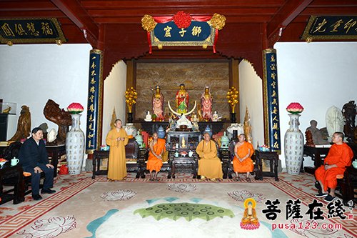 佛教-南传佛教代表团参访普陀山 王健司长、道慈法师亲切会见