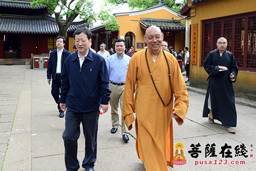 佛教-国宗局副局长张彦通一行调研普陀山 提出三点希望