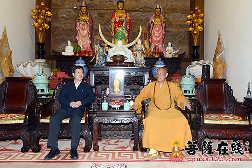 佛教-国宗局副局长张彦通一行调研普陀山 提出三点希望