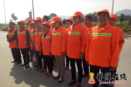南郑-陕西南郑县佛协慰问环卫工人 弘扬传统文化