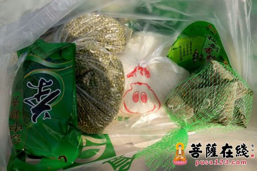 南郑-陕西南郑县佛协慰问环卫工人 弘扬传统文化