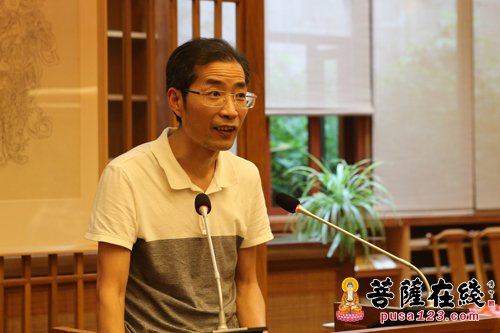 灵隐寺-《佛法之渊》首发式在灵隐寺举行 云林图书馆内人头攒动