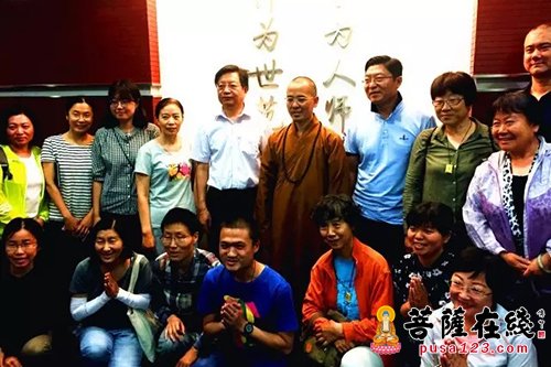 佛教-道伟大和尚受邀于北师大授课 生动幽默讲解赢得阵阵掌声