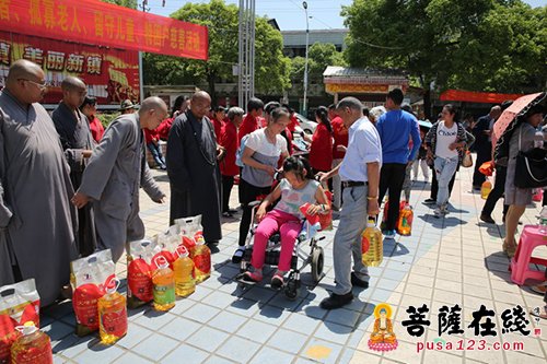 佛教-洪江文峰禅寺发心慰问72名老弱病残人士