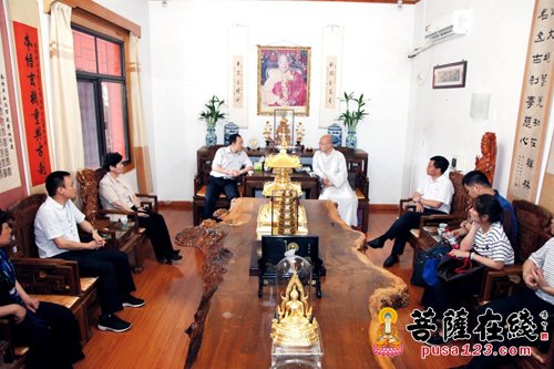 佛教-中央调研检查组一行调研四祖寺 明基大和尚热情接待