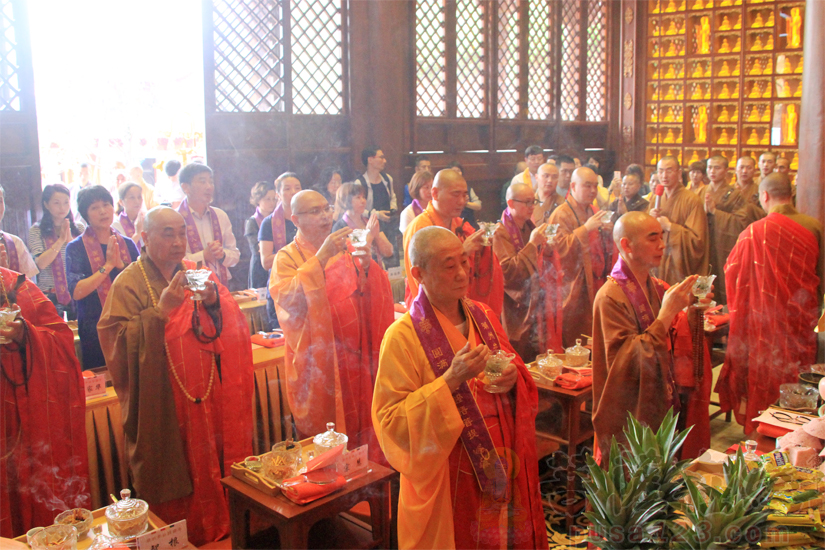               菩萨柳头甘露水,能