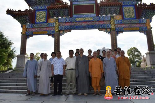 佛教-江西省佛协副会长妙安法师一行参观走访兴国部分寺院