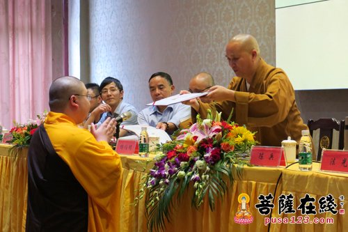 佛教-峨眉山佛学院第二届研究生毕业 弘法路上继续前行