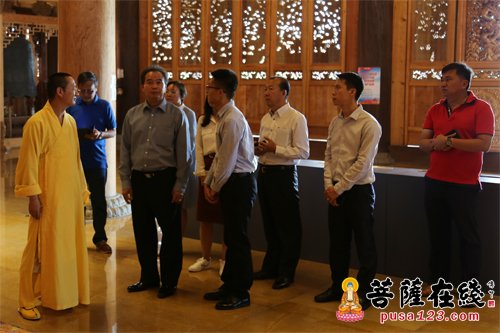佛教-柬埔寨商务部副部长率团参访昆明宝华寺 推动两国佛教交流