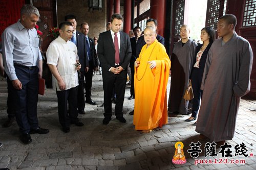 少林寺-卢森堡首相贝泰尔参访少林寺 与永信大和尚切磋“禅宗”