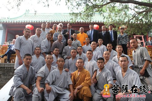少林寺-卢森堡首相贝泰尔参访少林寺 与永信大和尚切磋“禅宗”