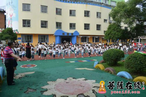 慈善-江西青原弘济慈善基金会向吉安市保育院捐赠图书