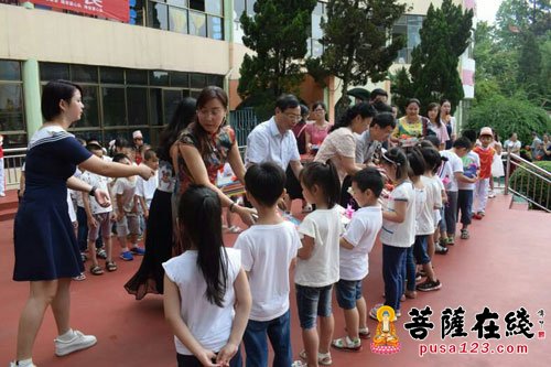 慈善-江西青原弘济慈善基金会向吉安市保育院捐赠图书