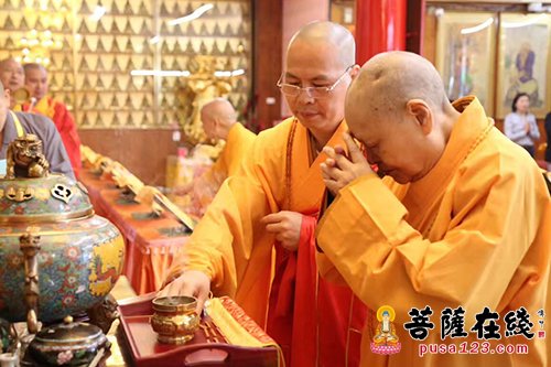 佛教-中加美三国佛教论坛启动 各国佛教代表抵达加拿大