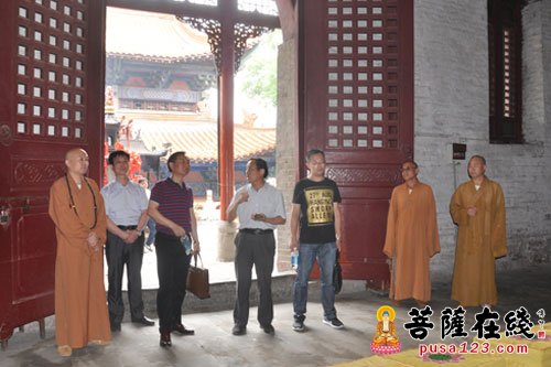消防-江苏省宗教局处长张宇一行赴兴化寺检查消防安全工作