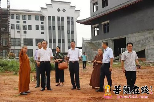邹燕辉一行参访大金山禅寺 聘请印空长老为开化佛协名誉会长