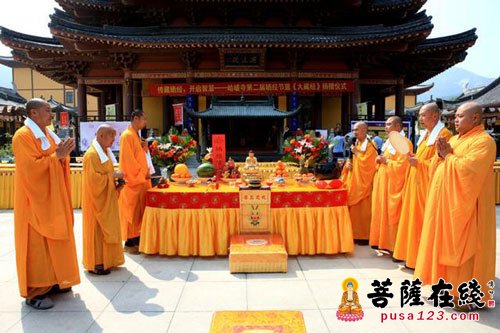佛教-大藏经“走进”高校 合卢寺与鲁东大学结善缘